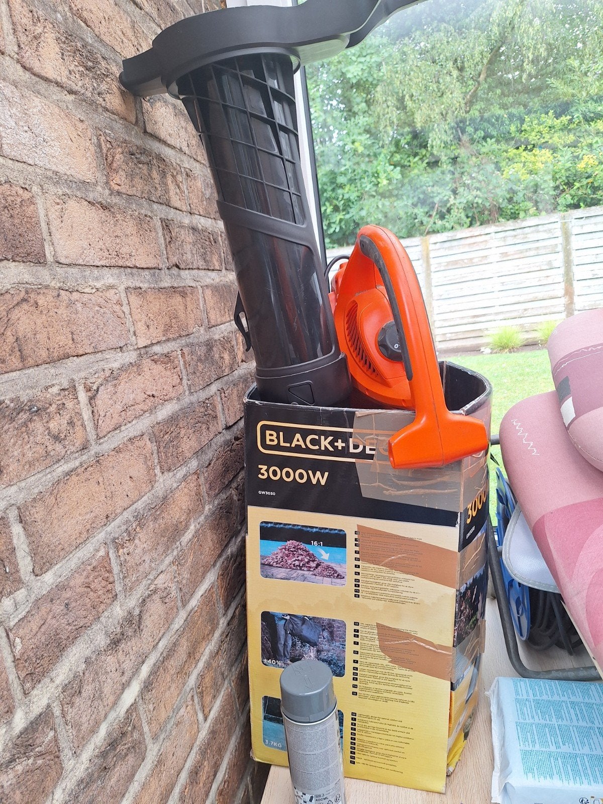 Bladblazer Black en Decker, Ophalen