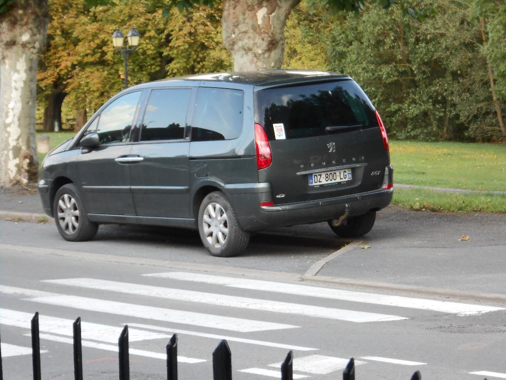 807, Auto's, Voorwielaandrijving, Monovolume, 109 kW, Beige