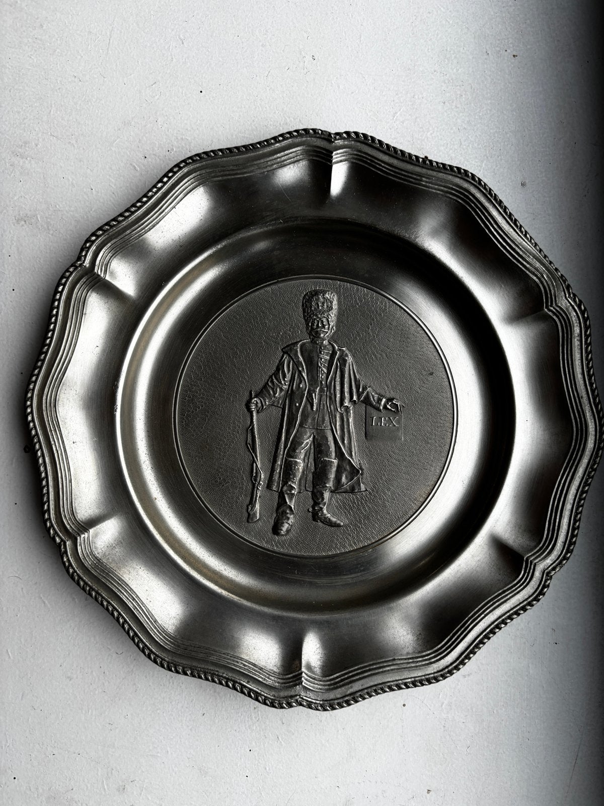 Tinnen wandbord 24cm, Antiek en Kunst, Antiek | Tin, Ophalen of Verzenden