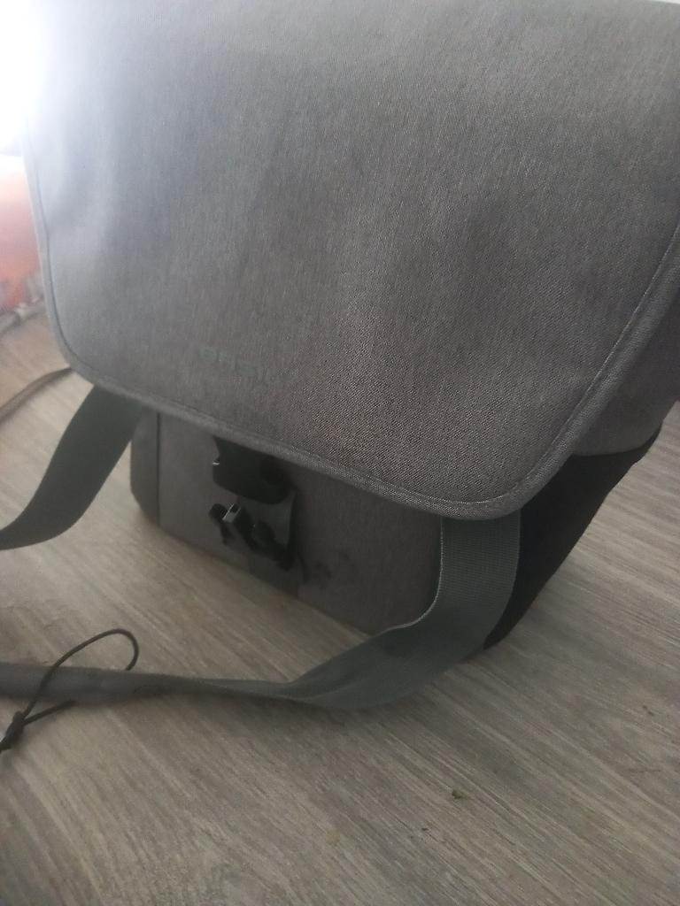 Enkele fietstas basil grijs nieuwstaat, Fietsen en Brommers, Ophalen, Zo goed als nieuw, Overige merken