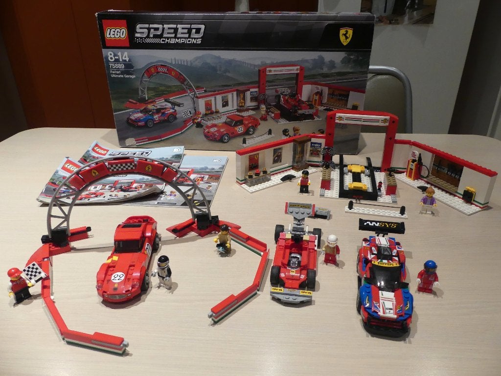 Lego City 75889 :   ULTIEME FERRARI GARAGE, Kinderen en Baby's, City, Lego, Ophalen of Verzenden, Zo goed als nieuw