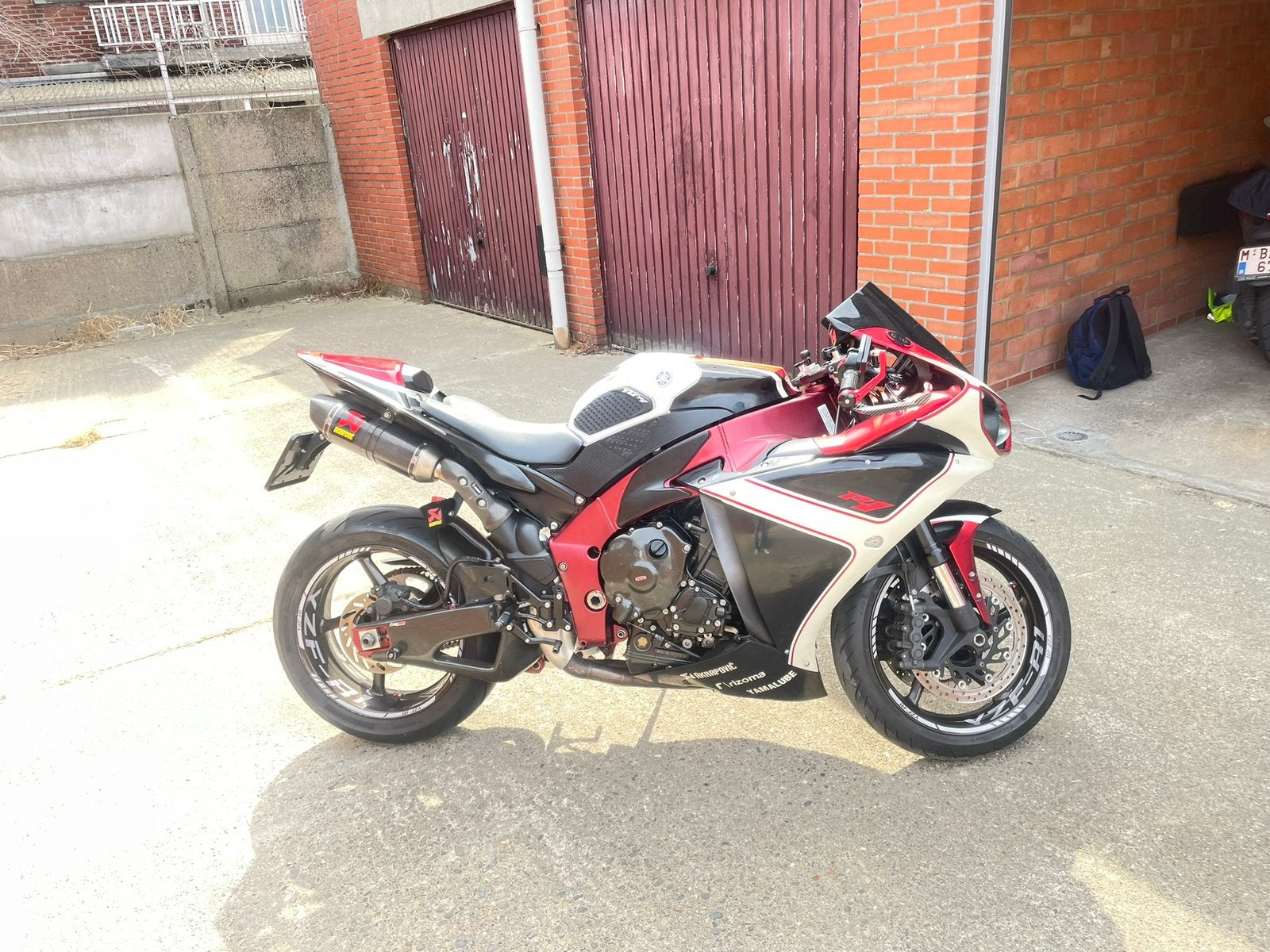 Yamaha r1 big bang 2009 18300 km, Motos, Motos | Yamaha, Occasion, Plus de 35 kW, Super Sport, Particulier