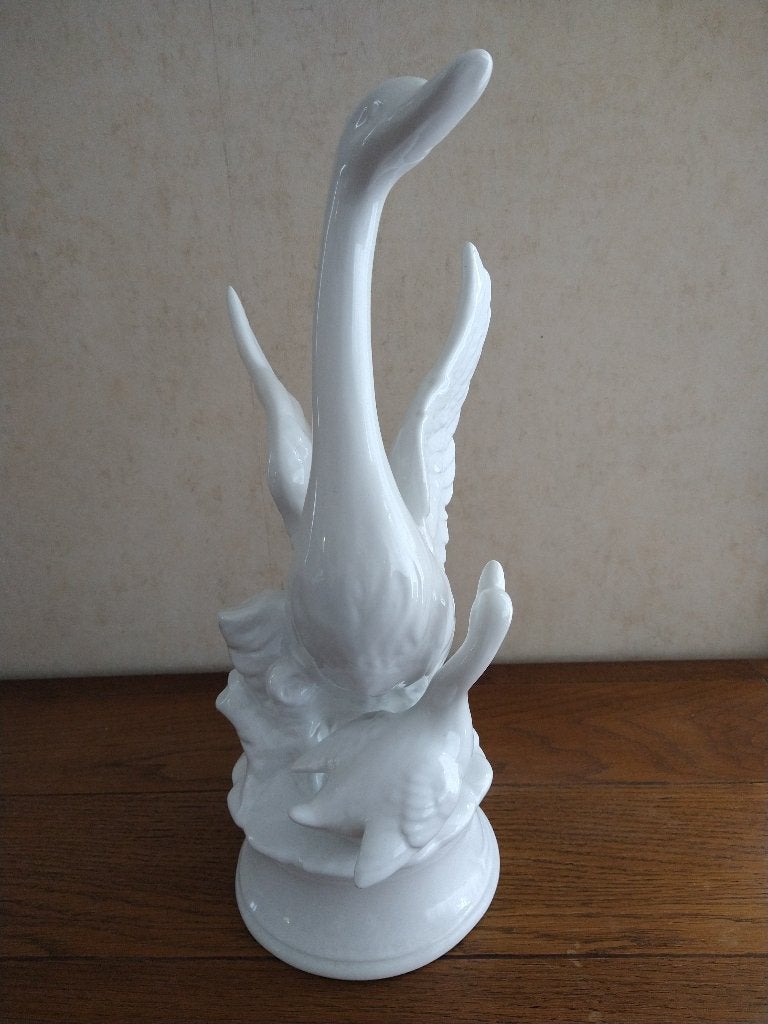Statue en porcelaine représentant deux oies, Enlèvement, Comme neuf, Animal