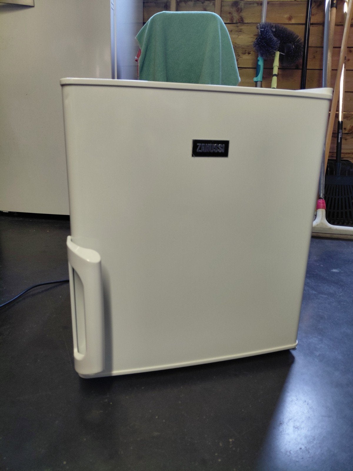 Diepvriezer Zanussi ZFx 31401Wa, Elektronische apparatuur, Vriezers en Diepvrieskisten, Ophalen, Vrieskist, Minder dan 85 cm, Minder dan 60 cm
