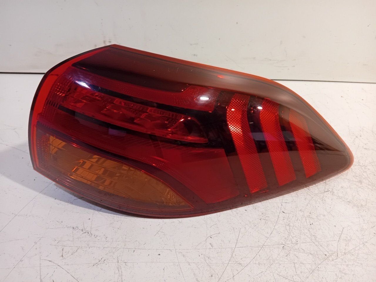 Achterlicht carrosserie rechts Hyundai Tucson, Onderdelen@venauto.nl, Van der Ven Autorecycling B.V., Gebruikt, Ettenseweg 76, 4706 PB Roosendaal, The Netherlands