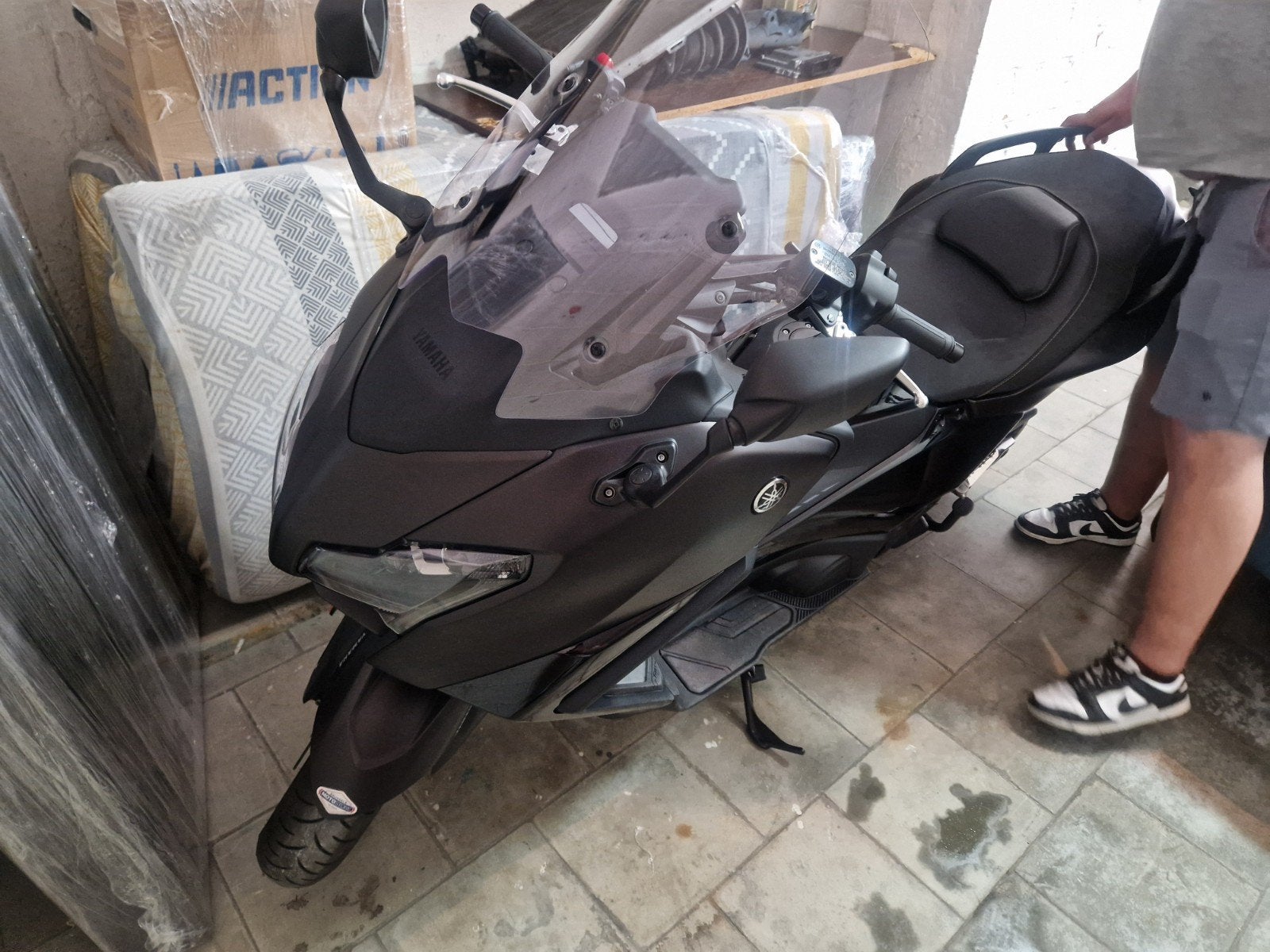 T max 560 2025 3500 klm, Motos