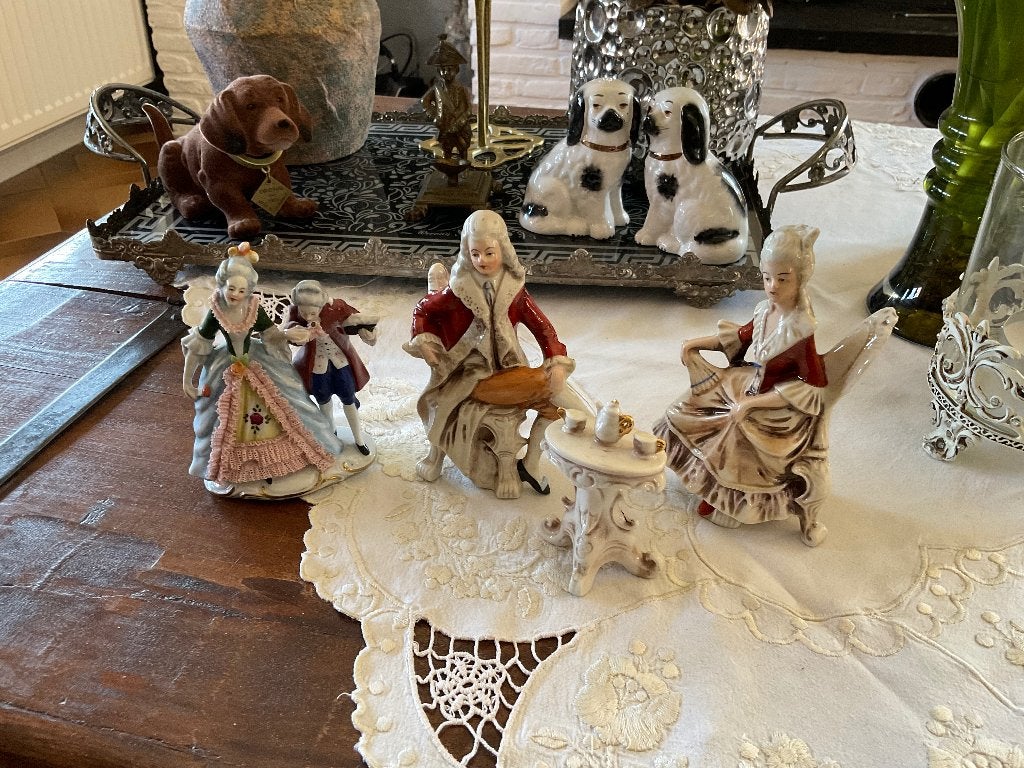 Duits porselein koppel met theetafel  + ander koppeltje, Ophalen of Verzenden