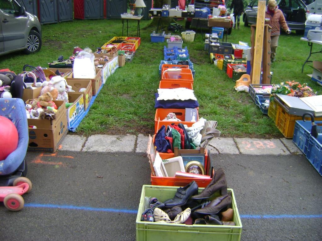 BROCANTE, Enlèvement, Comme neuf
