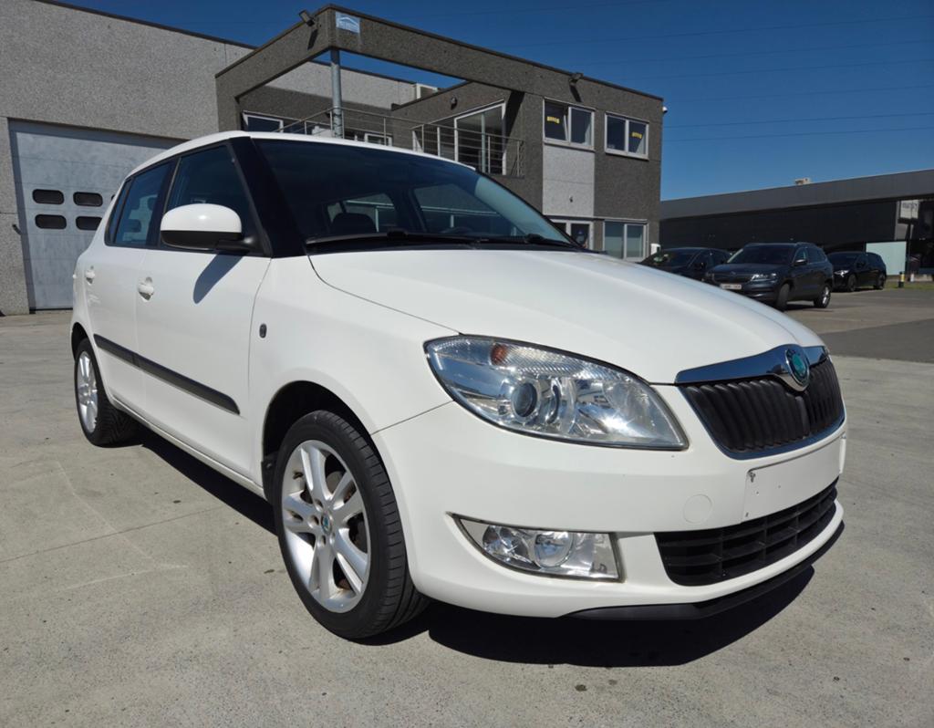Skoda Fabia 1.2TDI 75pk Euro 5 2011 150.000KM, Auto's, Euro 5, Stof, Zwart, 1199 cc