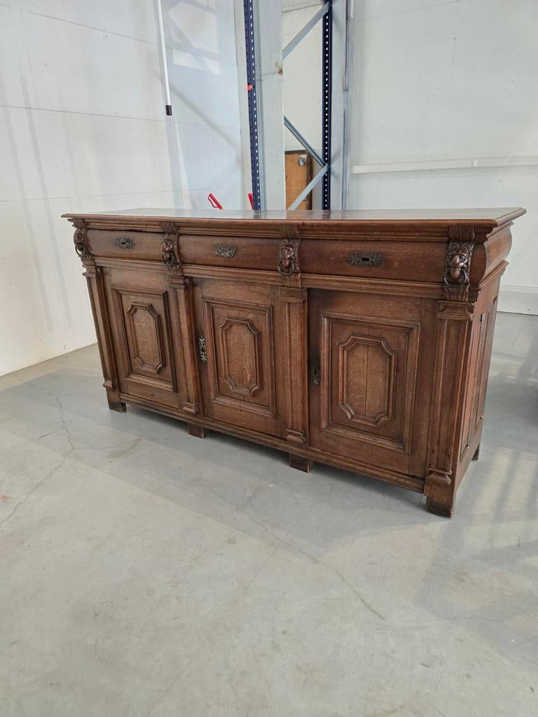 17e eeuwse kloosterkast Renaissance periode, Ophalen