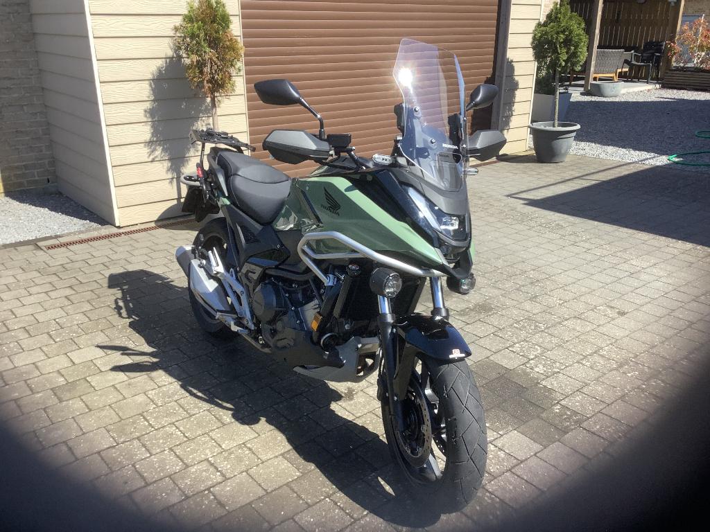 Moto Honda Nc 750 x, Plus de 35 kW, Contrôle de traction, 2 cylindres, Manuelle