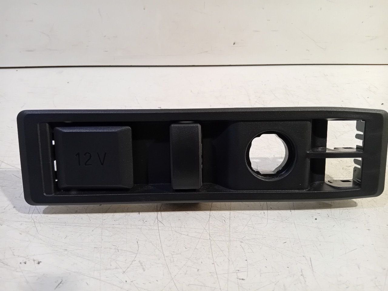 Aansluiting voor 12 volt BMW iX, Auto-onderdelen, Onderdelen@venauto.nl, Van der Ven Autorecycling B.V., Gebruikt, Ettenseweg 76, 4706 PB Roosendaal, The Netherlands