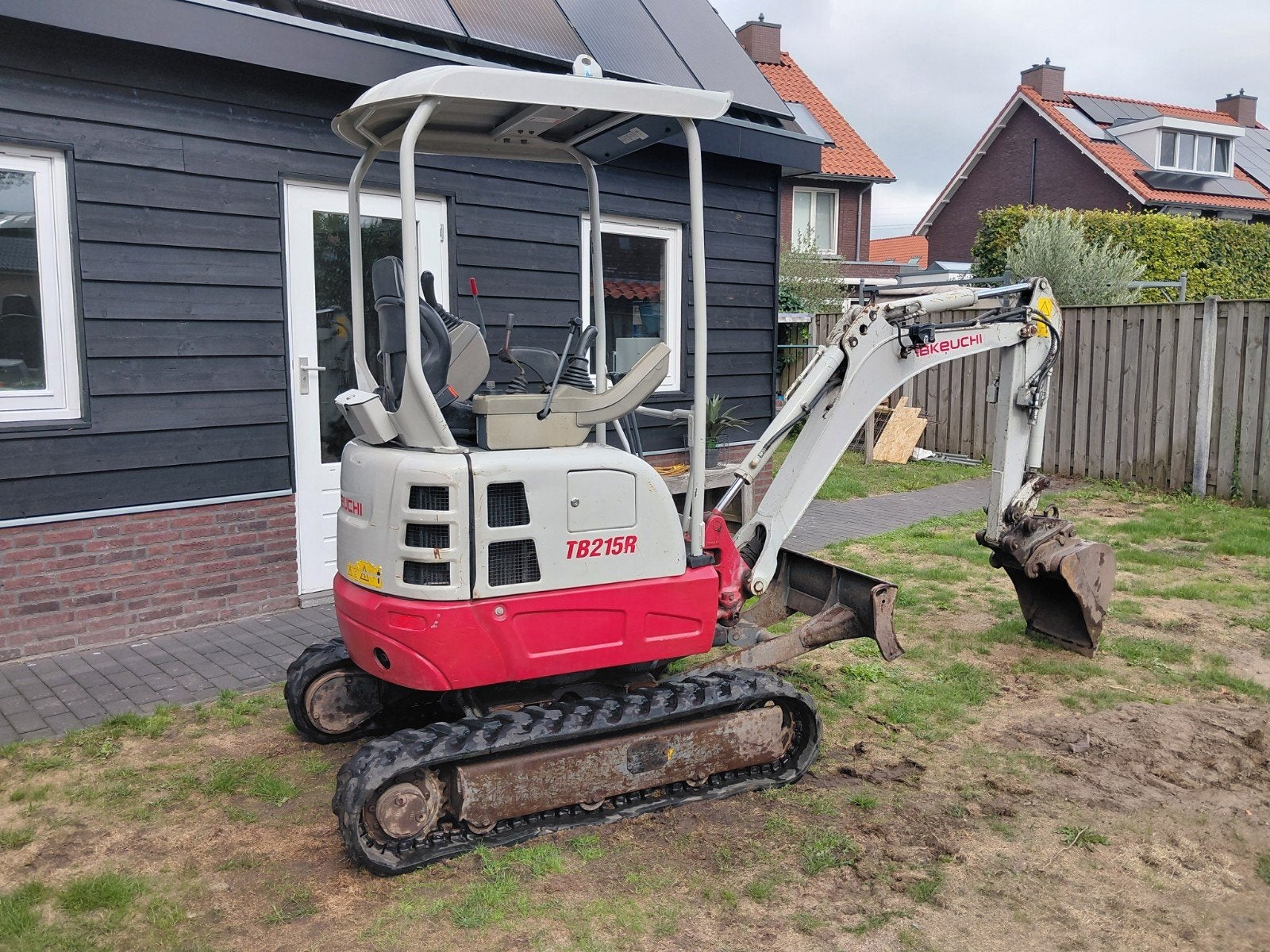 Minigraver Takeuchi TB215 R ( Bj 2018 ) Sloop-sorteer /, Zakelijke goederen, Ophalen
