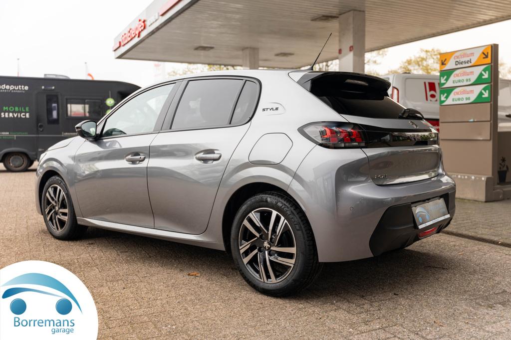 Peugeot 208 STYLE Carplay/Lane Assist/Navi/Cruise-Limit/...., Auto's, Peugeot, 0 kg, 1199 cc, 0 kg, Bedrijf