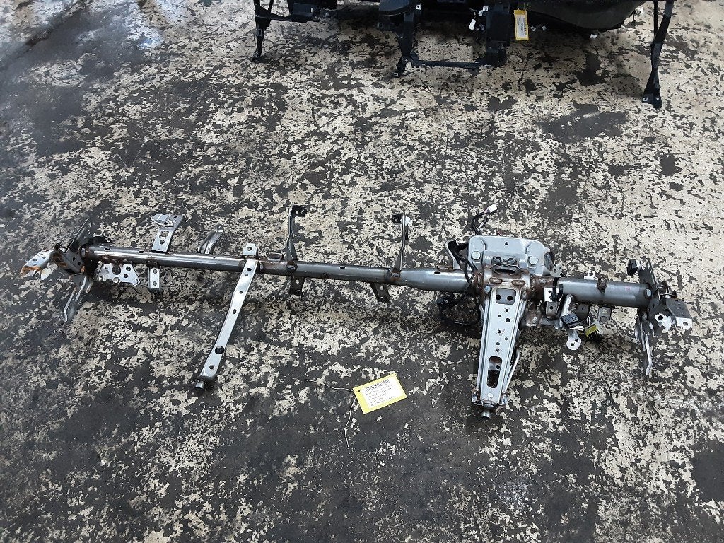 CADRE DE TABLEAU DE BORD Toyota Corolla Cross (01-2020/-), Kundenbetreuung@toyota.de, Toyota, Utilisé, Toyota-Allee 2
50858  Köln, DE
