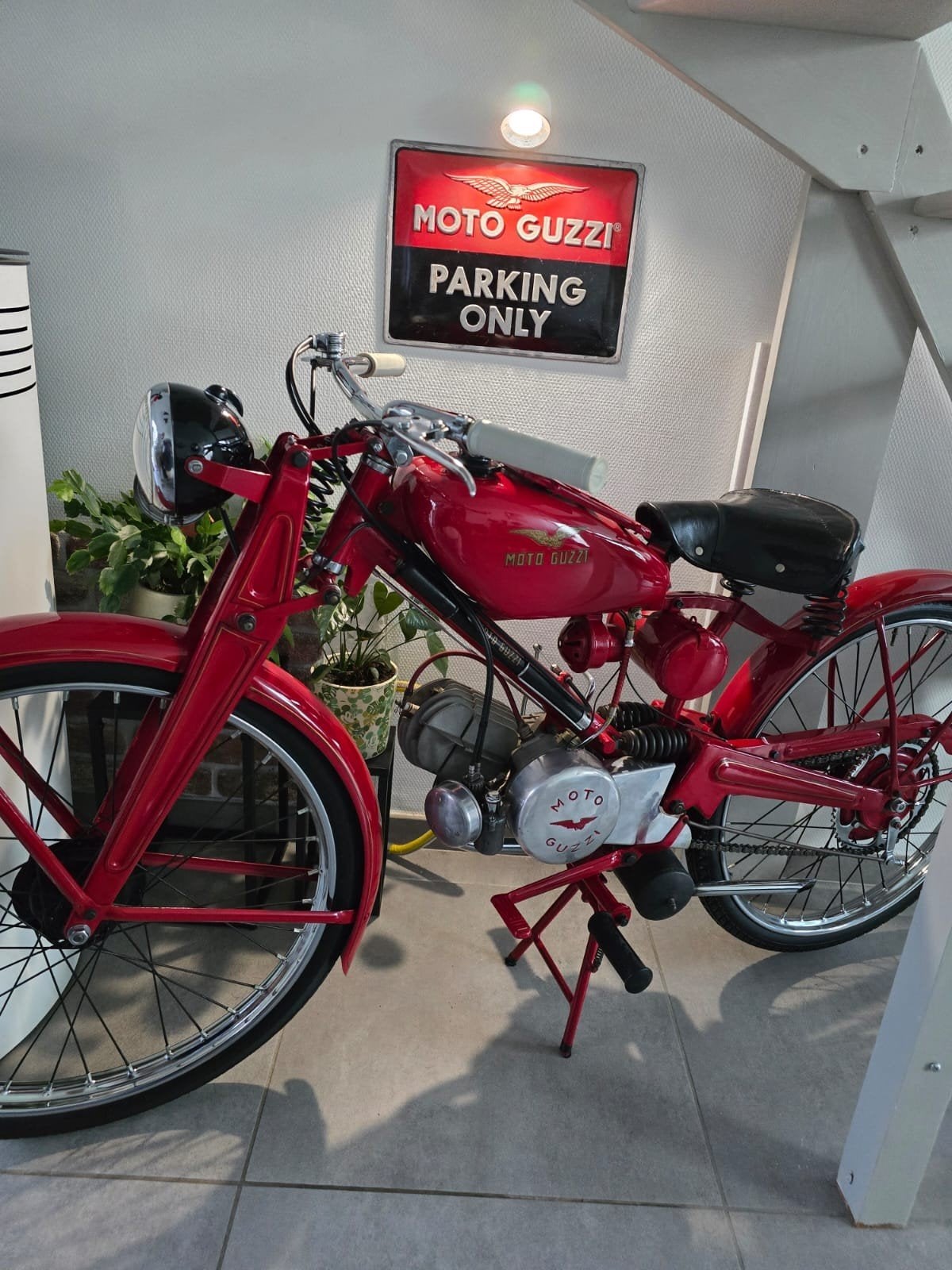 Moto Guzzi Guzzino 1948 état neuve, Fietsen en Brommers, Brommers | Oldtimers, Ophalen