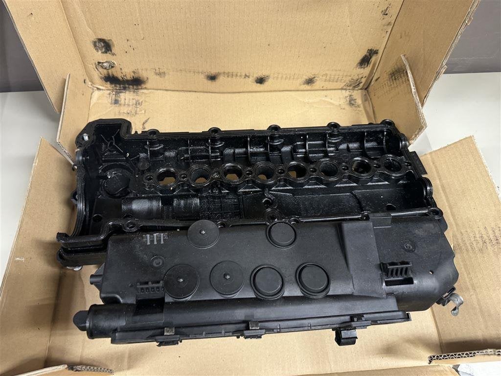 BMW X3 E83 04-07 2L Diesel rocker box cover 22469970, Enlèvement ou Envoi, Neuf