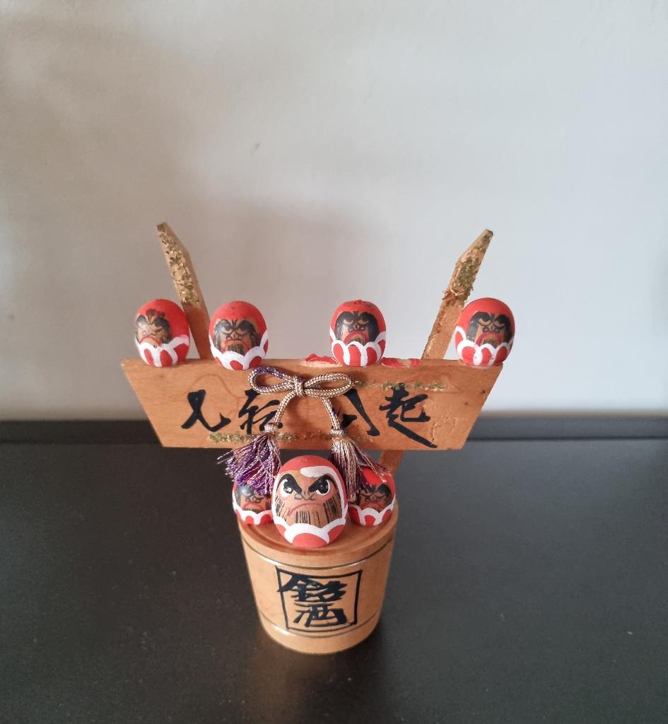 Daruma sur un fût de saké d'Asakusa, au Japon, Envoi
