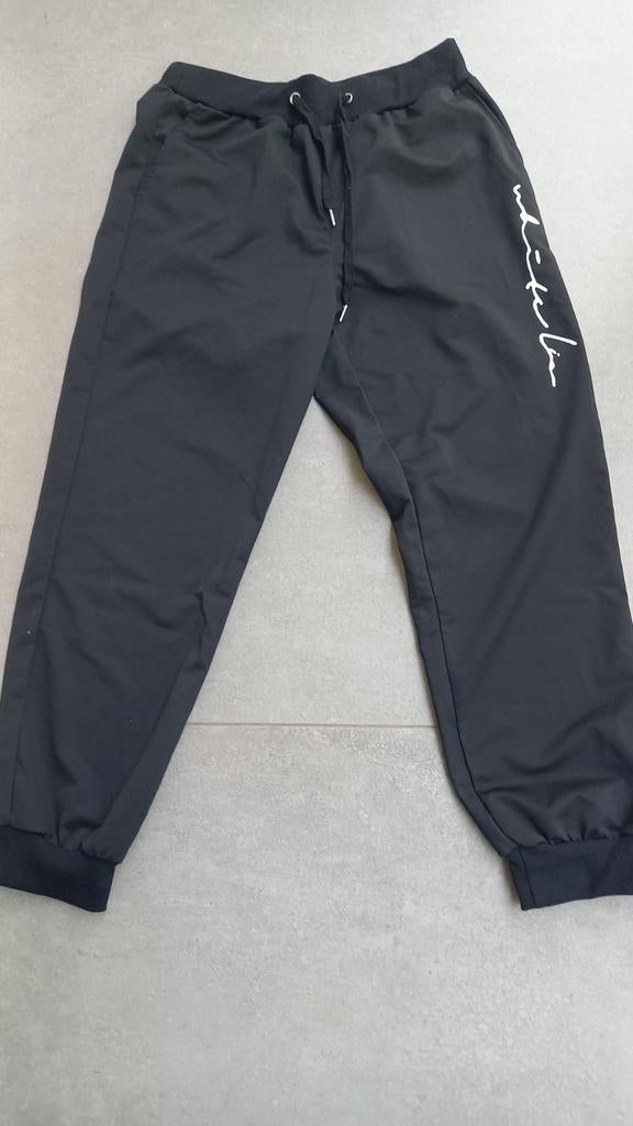 Zwarte trainingbroek/homewear, Ophalen, Zwart, Zo goed als nieuw, Maat 42/44 (L)