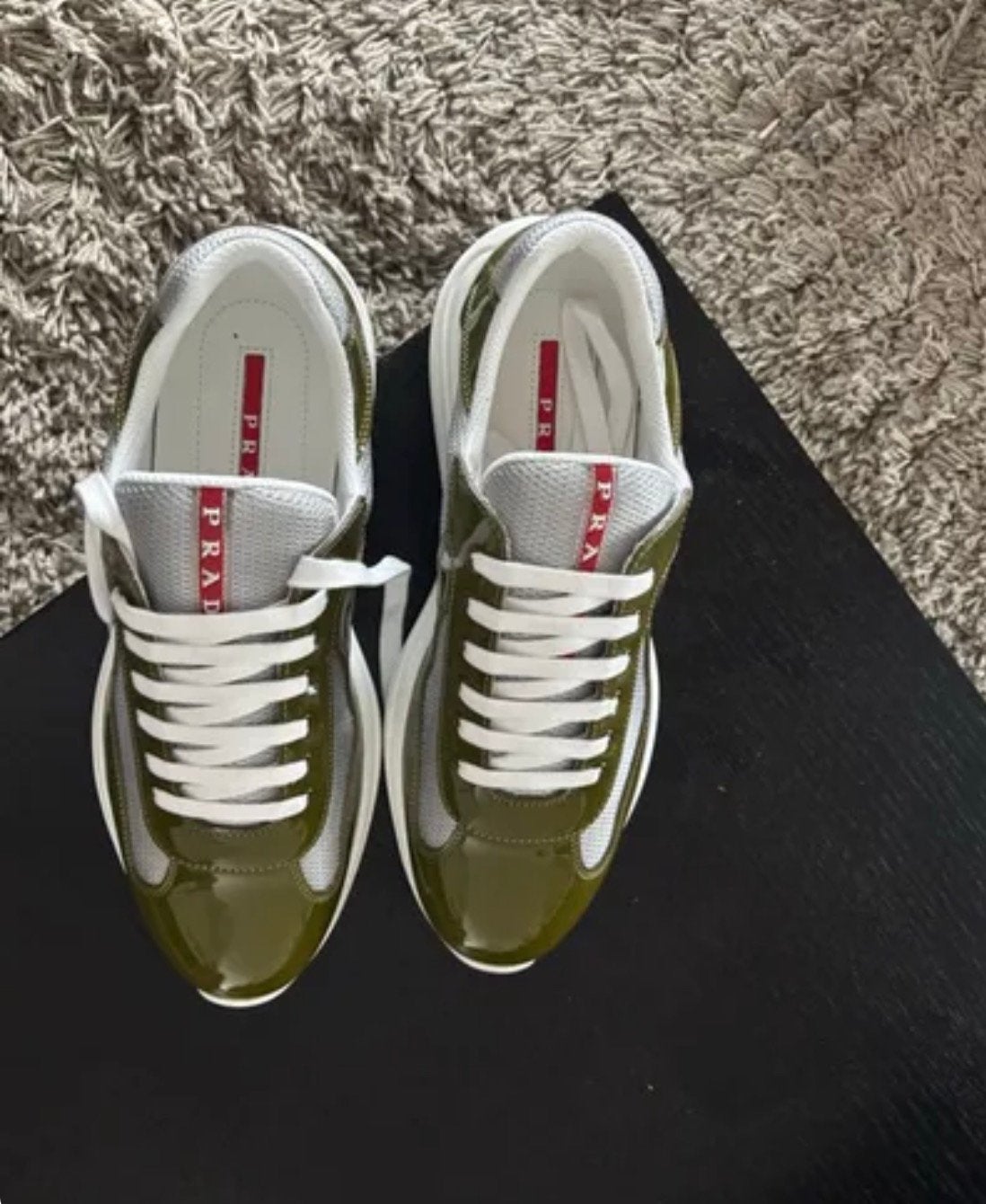 Prada cup couleur olive, Enlèvement ou Envoi, Comme neuf