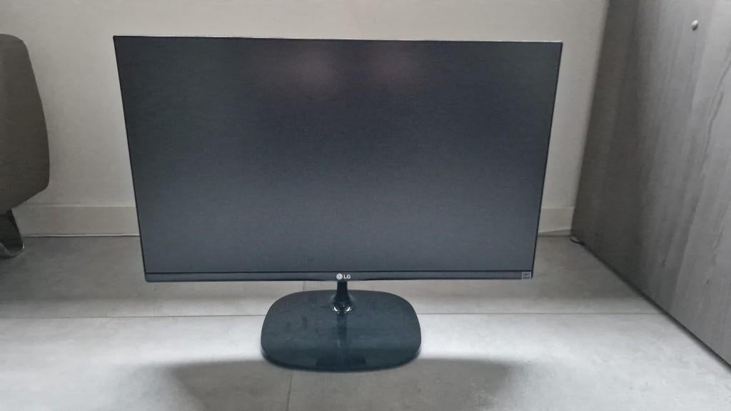 LG computerscherm (+ stroomkabel), Computers en Software, Monitoren, Gebruikt, 3 tot 5 ms, Full HD, 61 t/m 100 Hz