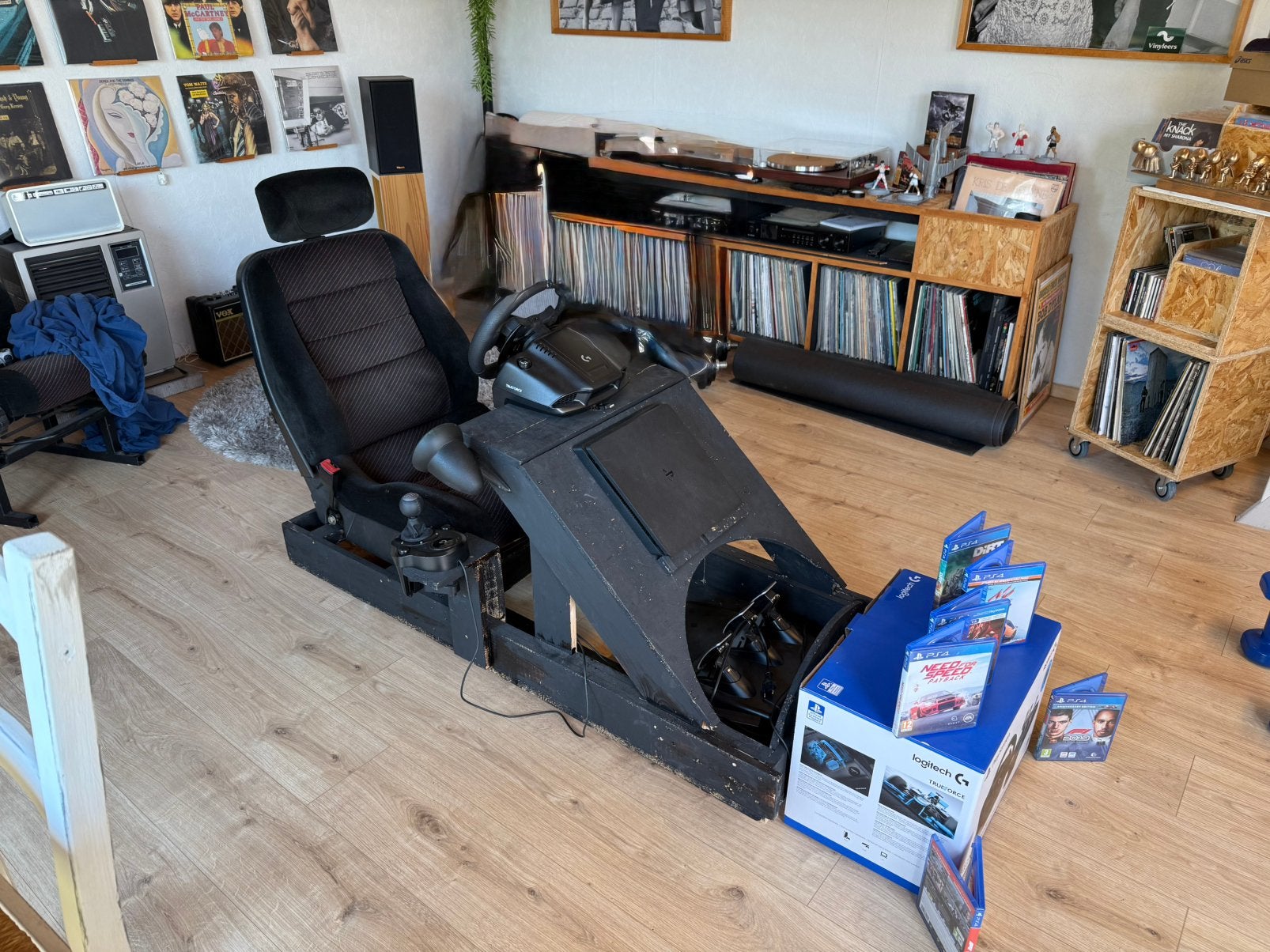 Sim de course pour PS4. Logitech G923 SE, Enlèvement
