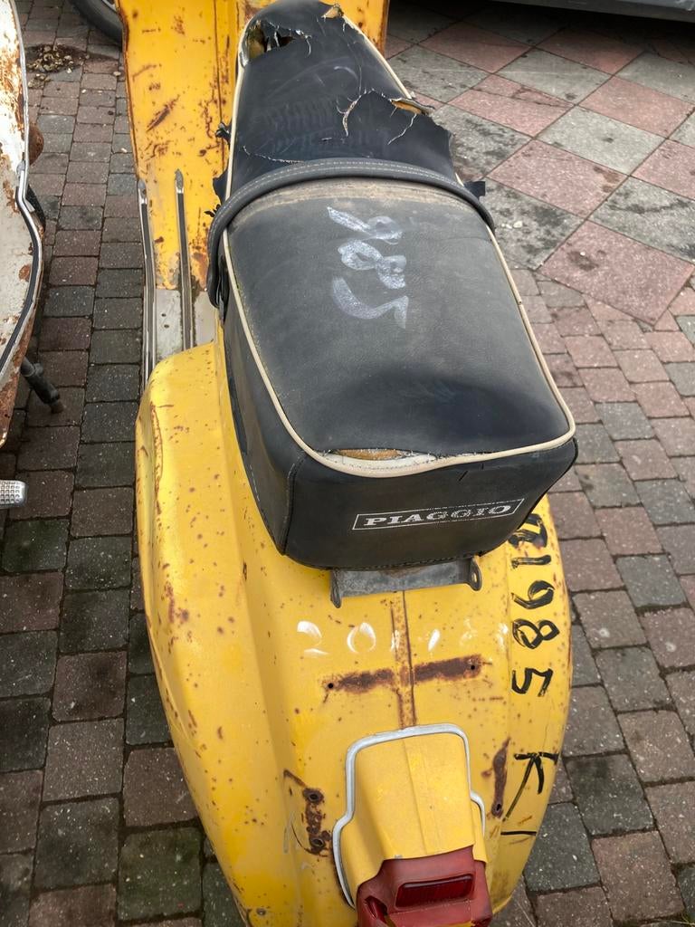 Vespa 50 4 vitesses à restaurer, avec papiers 1200 euros, Enlèvement, Utilisé