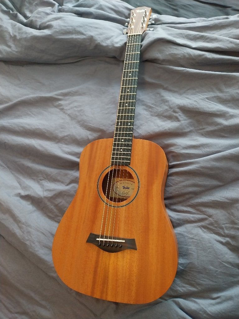 Taylor reisgitaar met gigbag, Musique & Instruments, Enlèvement, Comme neuf, Guitare Western ou Guitare Folk, Avec valise