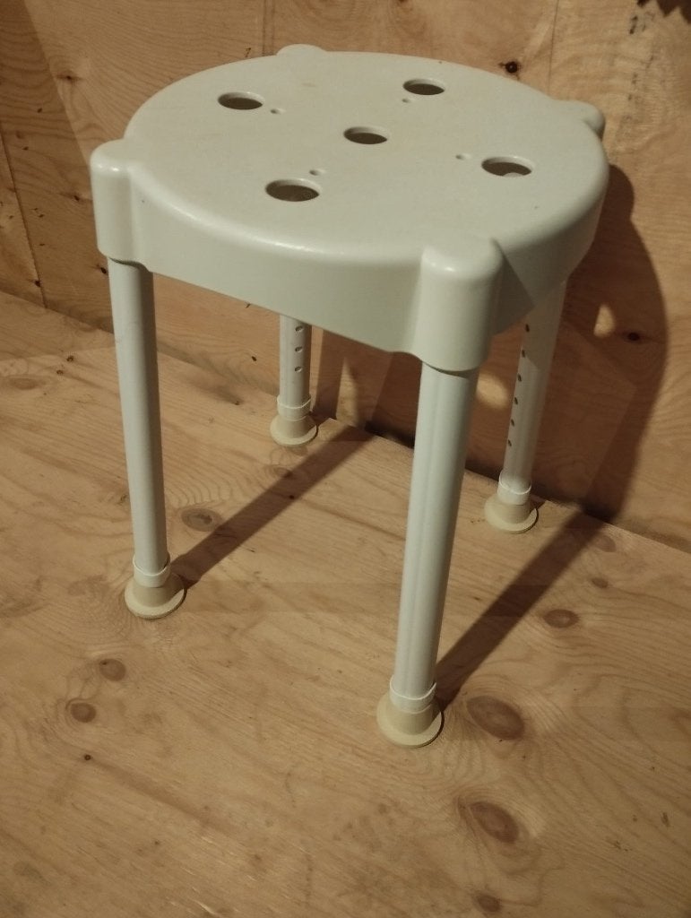 Tabouret de douche réglable en hauteur en très bon état., Enlèvement, Utilisé, Blanc, Plastique