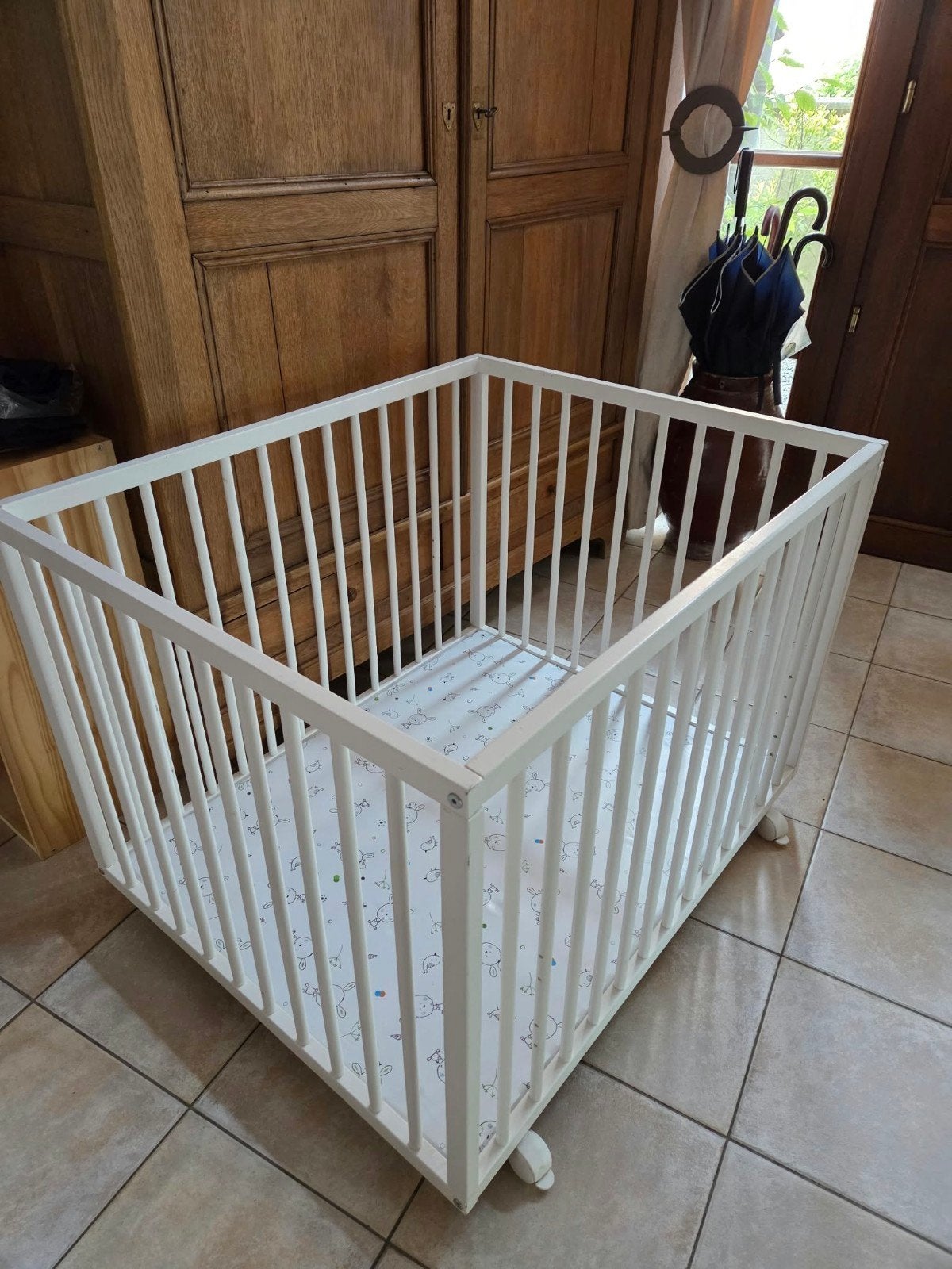 Parc de jeu pour enfants avec tapis, Enlèvement