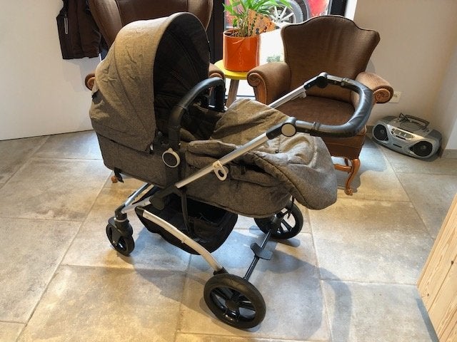 dreambee 3 in 1 kinderwagen essentials smokey grey, Kinderen en Baby's, Kinderwagens en Combinaties, Luchtbanden, Zo goed als nieuw
