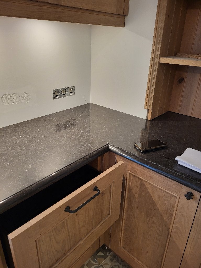 Aanrechtblad in gereconstitueerde stenen keuken, Huis en Inrichting, Ophalen, Zwart, Nieuw, 200 cm of meer