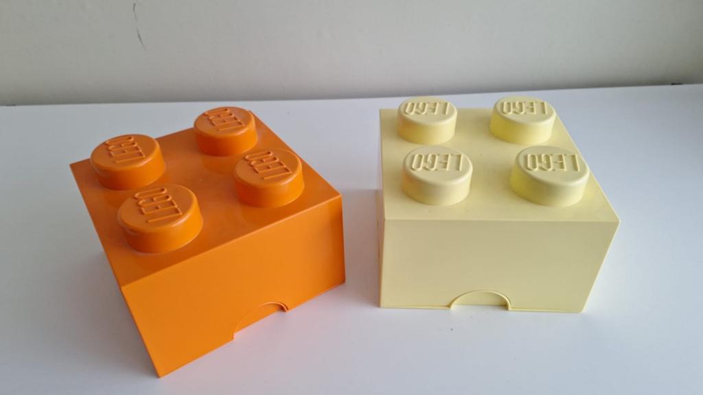 2 lego dozen met inhoud, Ophalen, Zo goed als nieuw, Overige typen, Lego