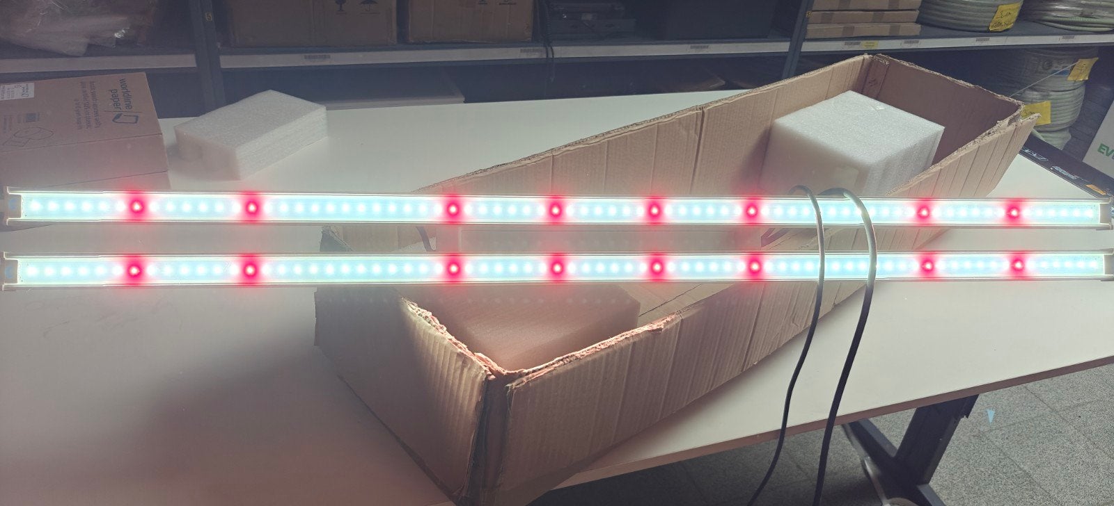 Lampe de culture Grow light 60W., Jardin & Terrasse, Enlèvement