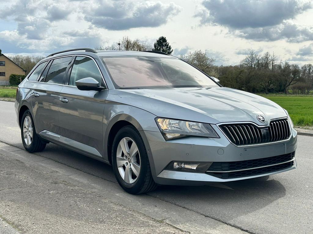 Skoda, superb, Autos, Skoda, Particulier, Superb, Caméra de recul, Diesel, Euro 6, Break, 5 portes, Boîte manuelle, Argent ou Gris