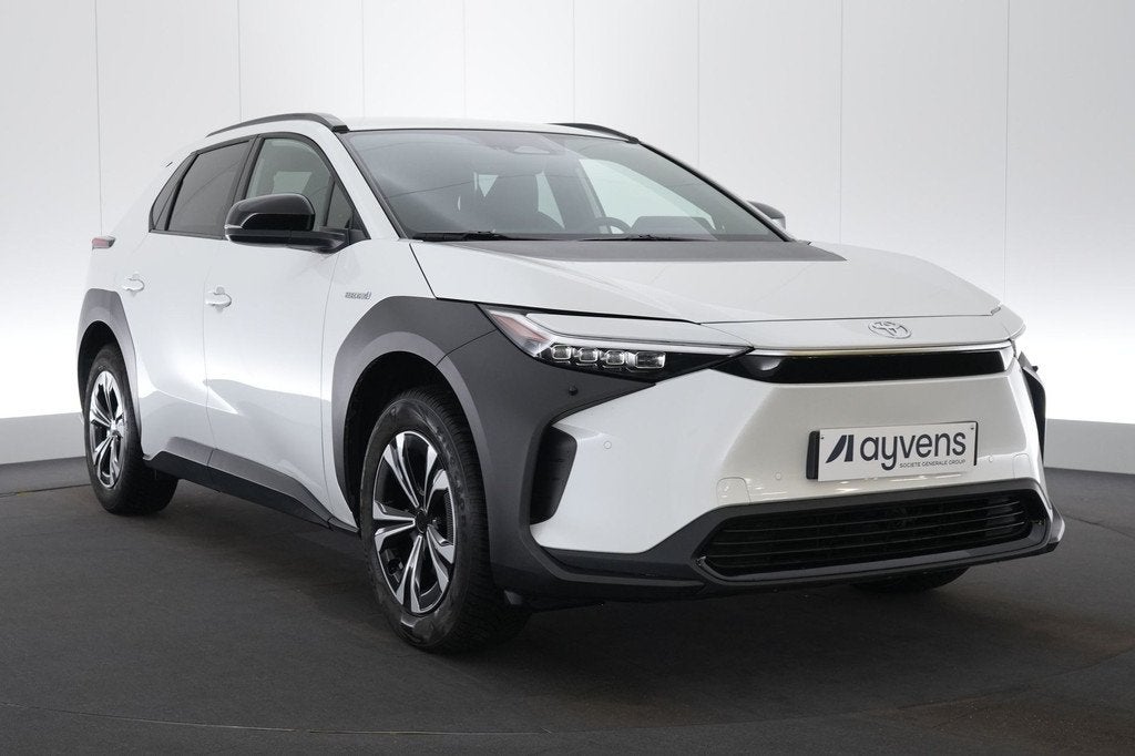 (2DGC093) TOYOTA BZ4X, Autos, Toyota, Achat, Entreprise, Phares entièrement LED, 5 portes