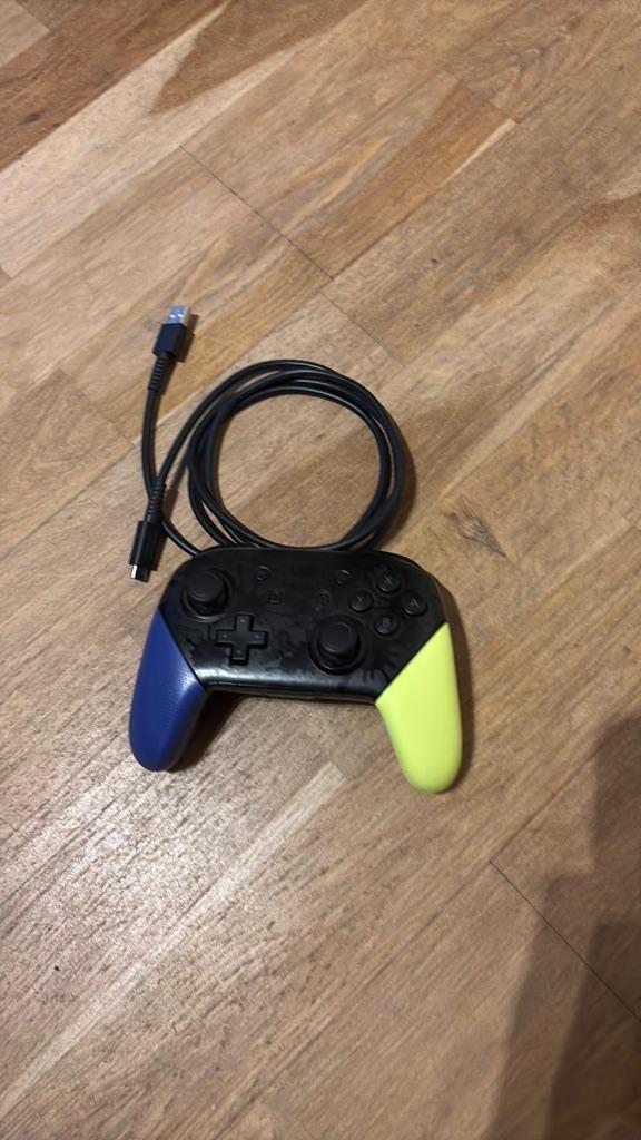 nintendo pro controller splatoon 3, Enlèvement ou Envoi, Utilisé, Avec 1 manette, Switch Original