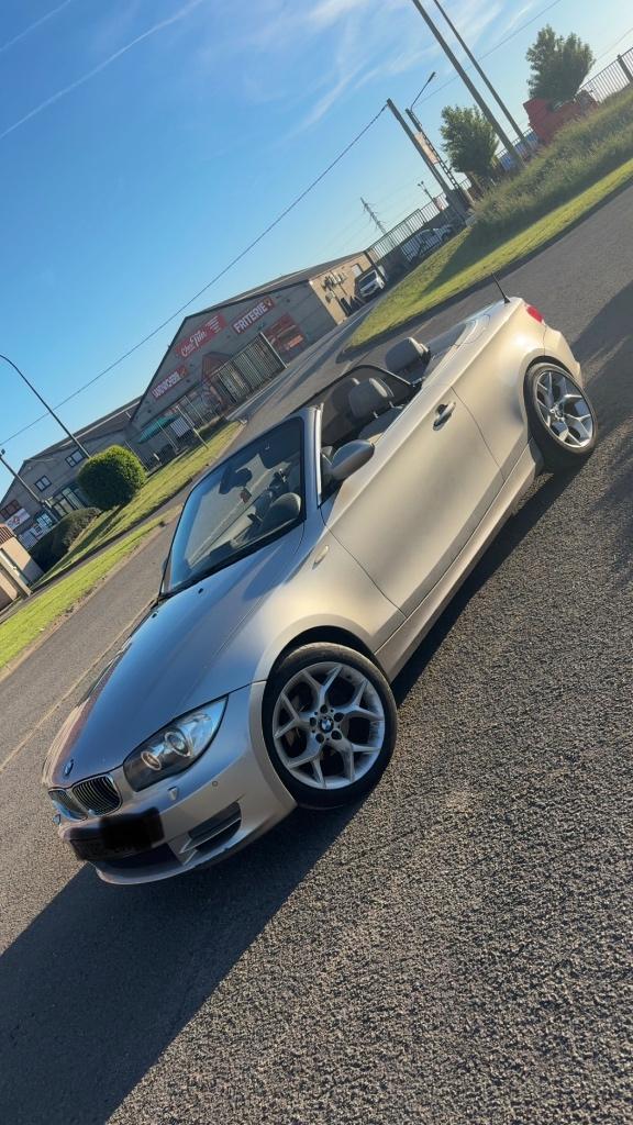 BMW 120D boîte auto 199.000km, Auto's, Automaat, 4 zetels, 4 cilinders, Cabriolet