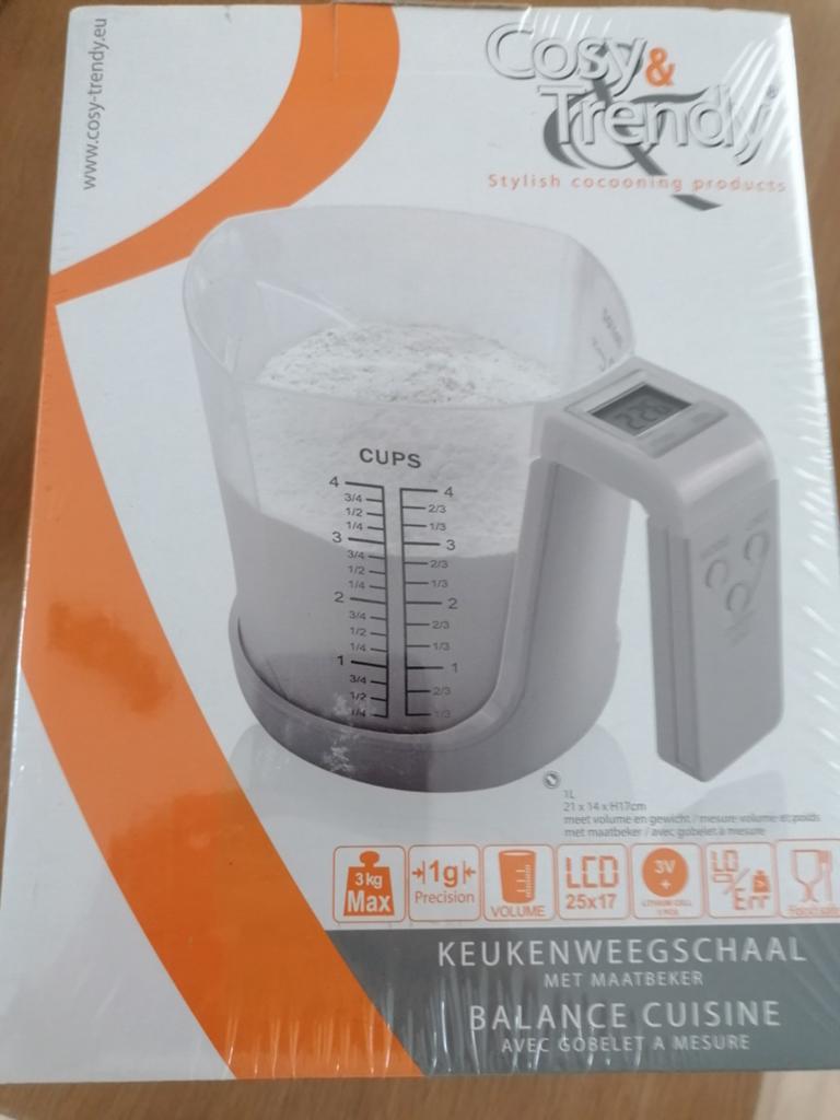 Keukenweegschaal met maatbeker nieuw, Huis en Inrichting, Ophalen
