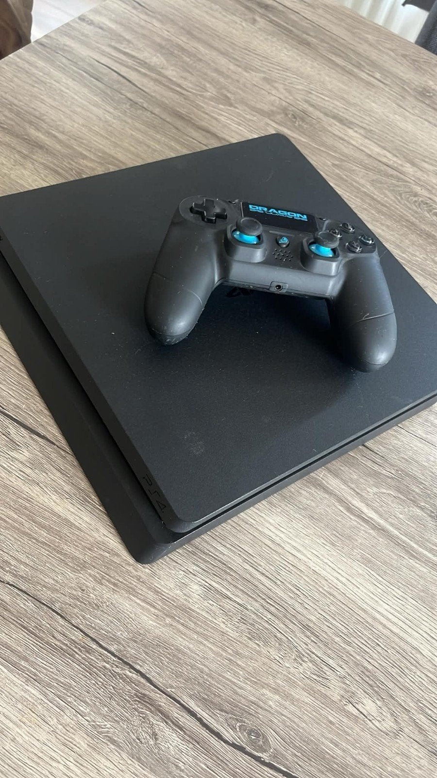 Ps4 + controller en HDMI-kabel, Games en Spelcomputers, Spelcomputers | Sony PlayStation 4, Ophalen