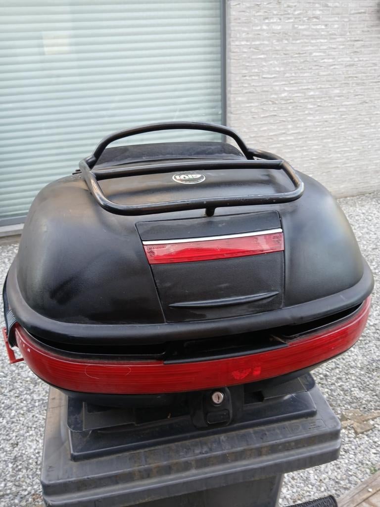 Givi topkoffer + bodemplaat, Ophalen