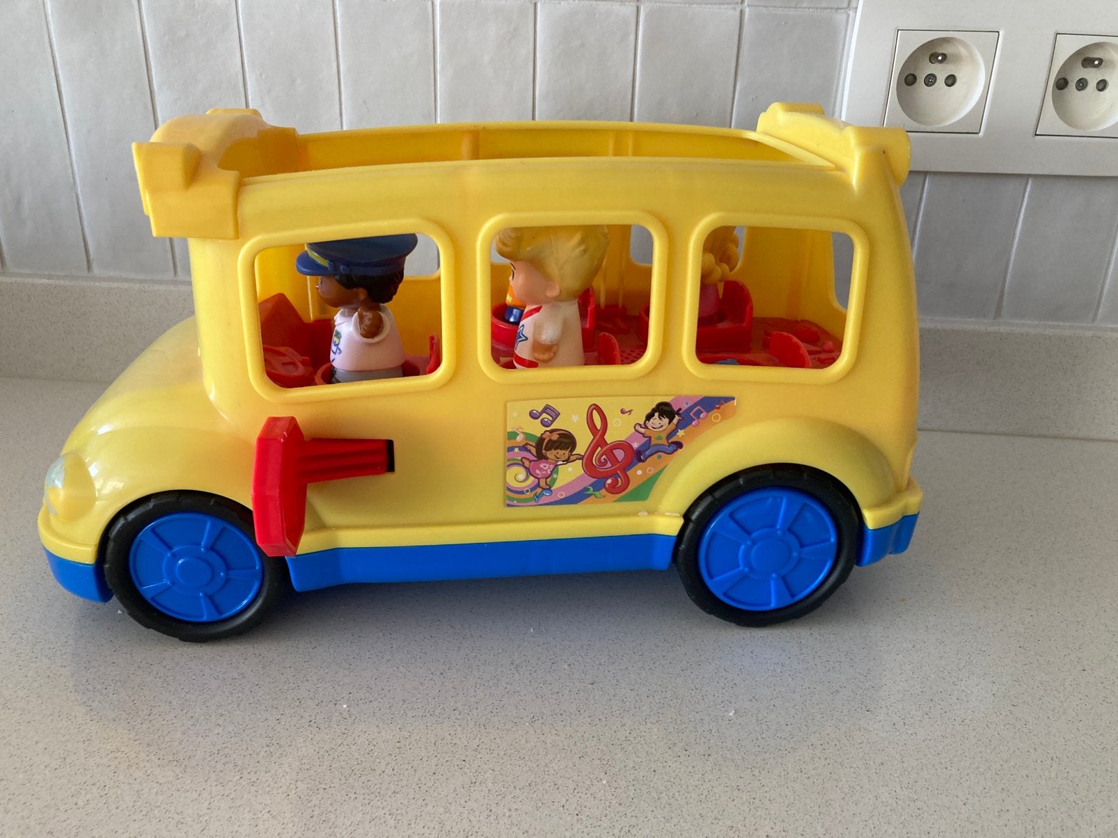Little people schoolbus, Enlèvement, Utilisé