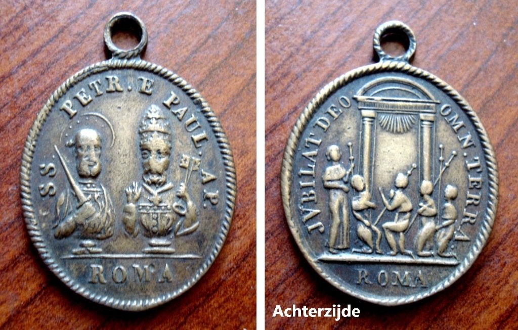Zeer oude Christelijke medaille met Petrus en Paulus, Verzamelen, Verzenden, Gebruikt, Overige typen, Christendom | Katholiek