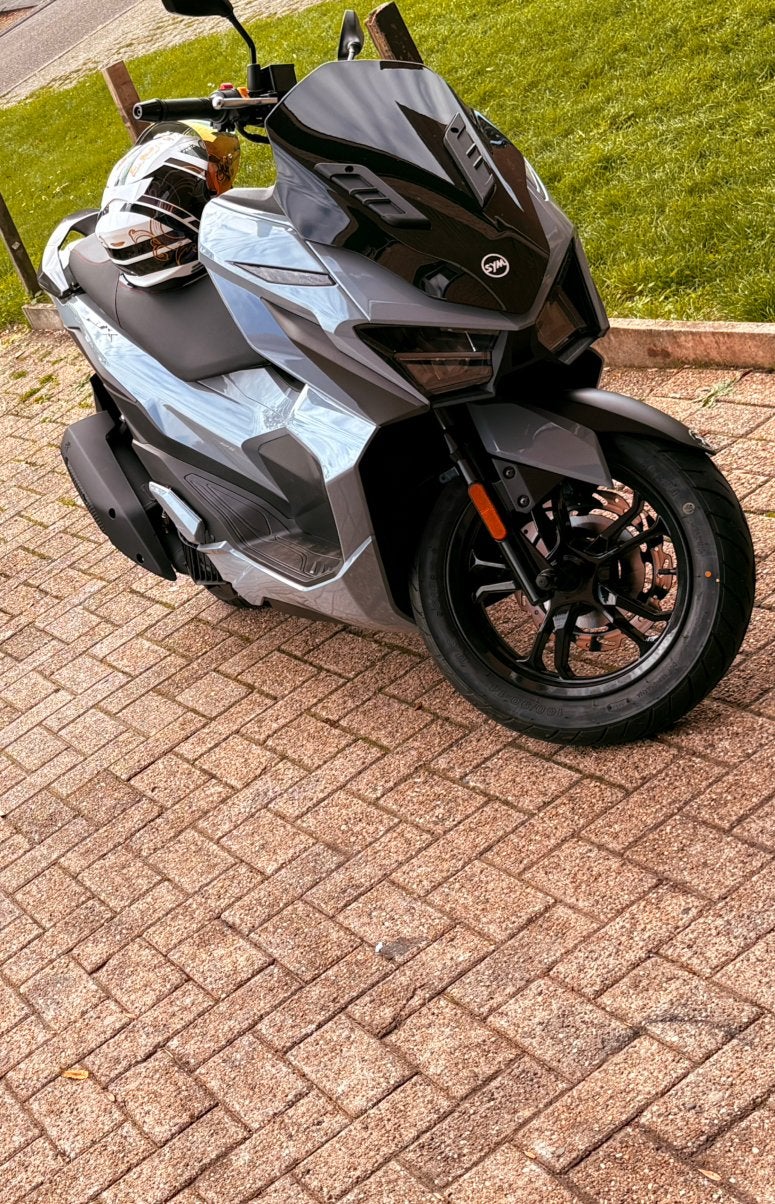 Sym 125cc, Ophalen, Benzine, Klasse B (45 km/u), Zo goed als nieuw