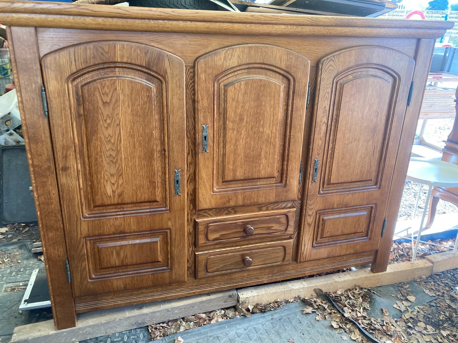 Gratis Wandkast en 4 stoelen, Huis en Inrichting, Kasten | Wandmeubels, Ophalen