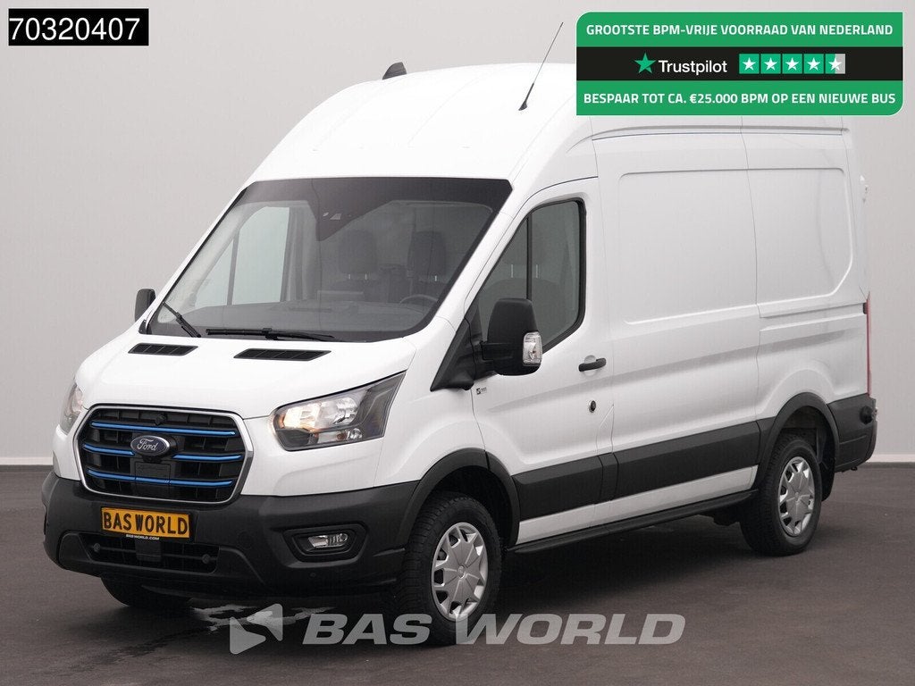Ford e-Transit Elektrisch 68kWh 317km WLTP L2H3 Hoog Dak Nav, Autos, Camionnettes & Utilitaires, Entreprise, 3 places, Capteur de lumière