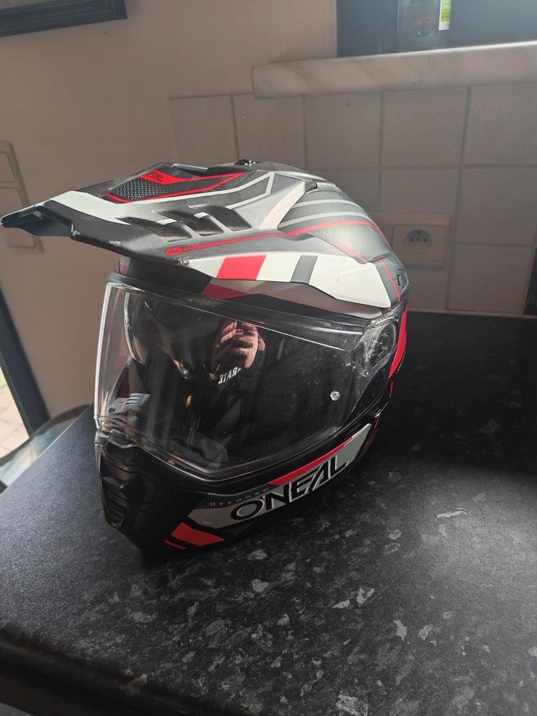 Brommer helm, Enlèvement, M