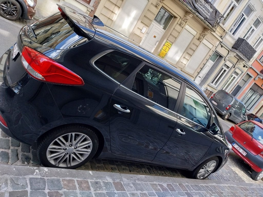 KIA Carens 1.6 Essence - 7 places - Break familial, Autos, Achat, Break, Particulier, USB