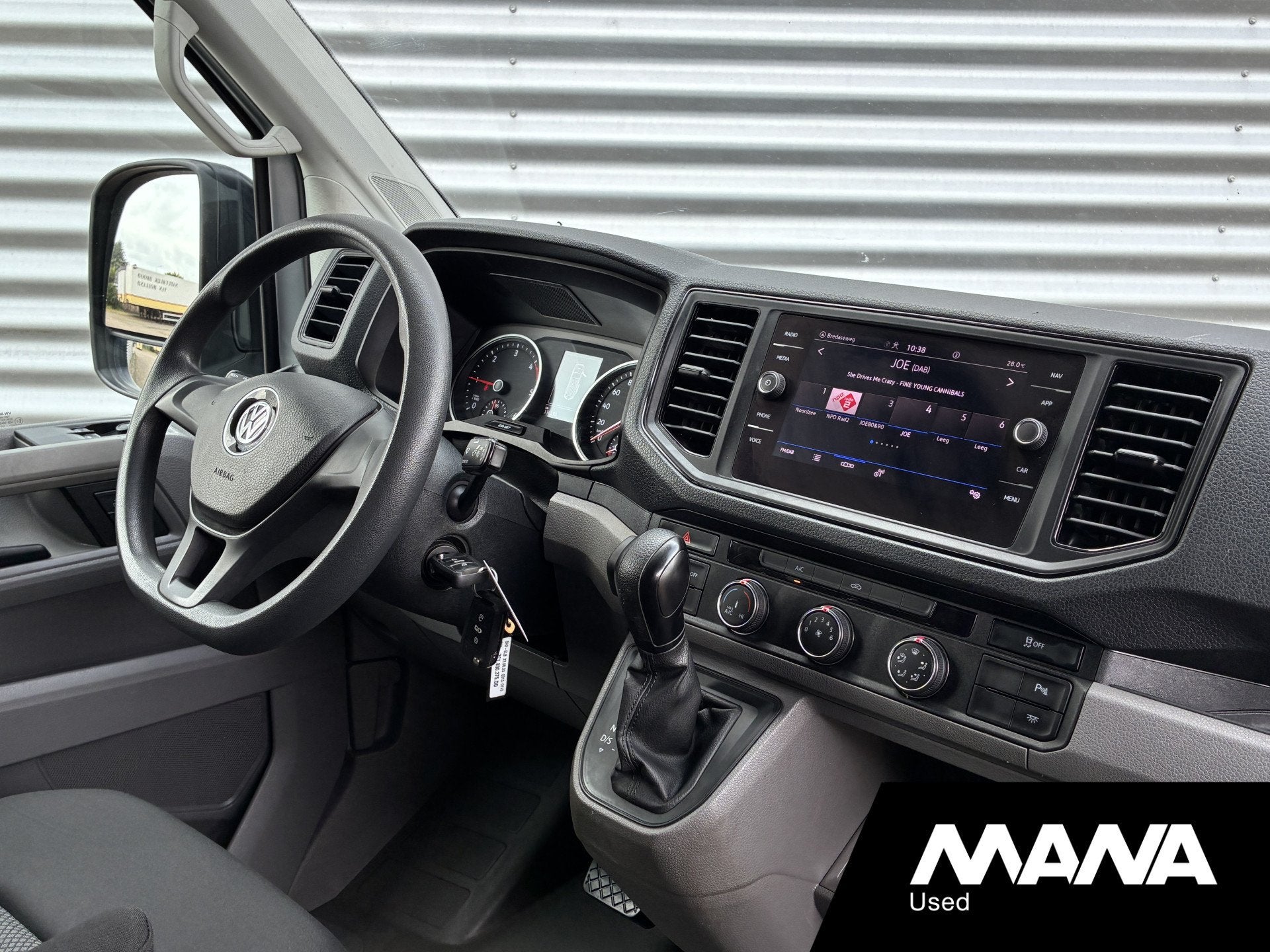 Volkswagen Crafter 35 2.0 TDI L3H3 177pk Automaat Dubbele sc, Autos, 177 ch, Argent ou Gris, Achat, Capteur de stationnement