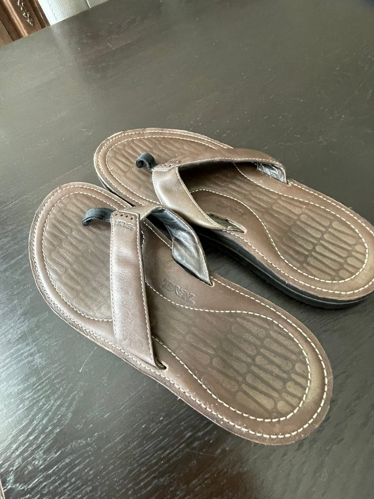 Teenslippers, Kleding | Heren, Schoenen, Slippers, Bruin, Ophalen of Verzenden, Zo goed als nieuw